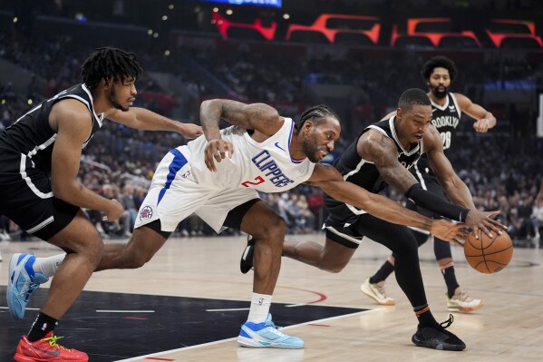 Leonard scores 14 points in 5 minutes Clippers overcome 18 point